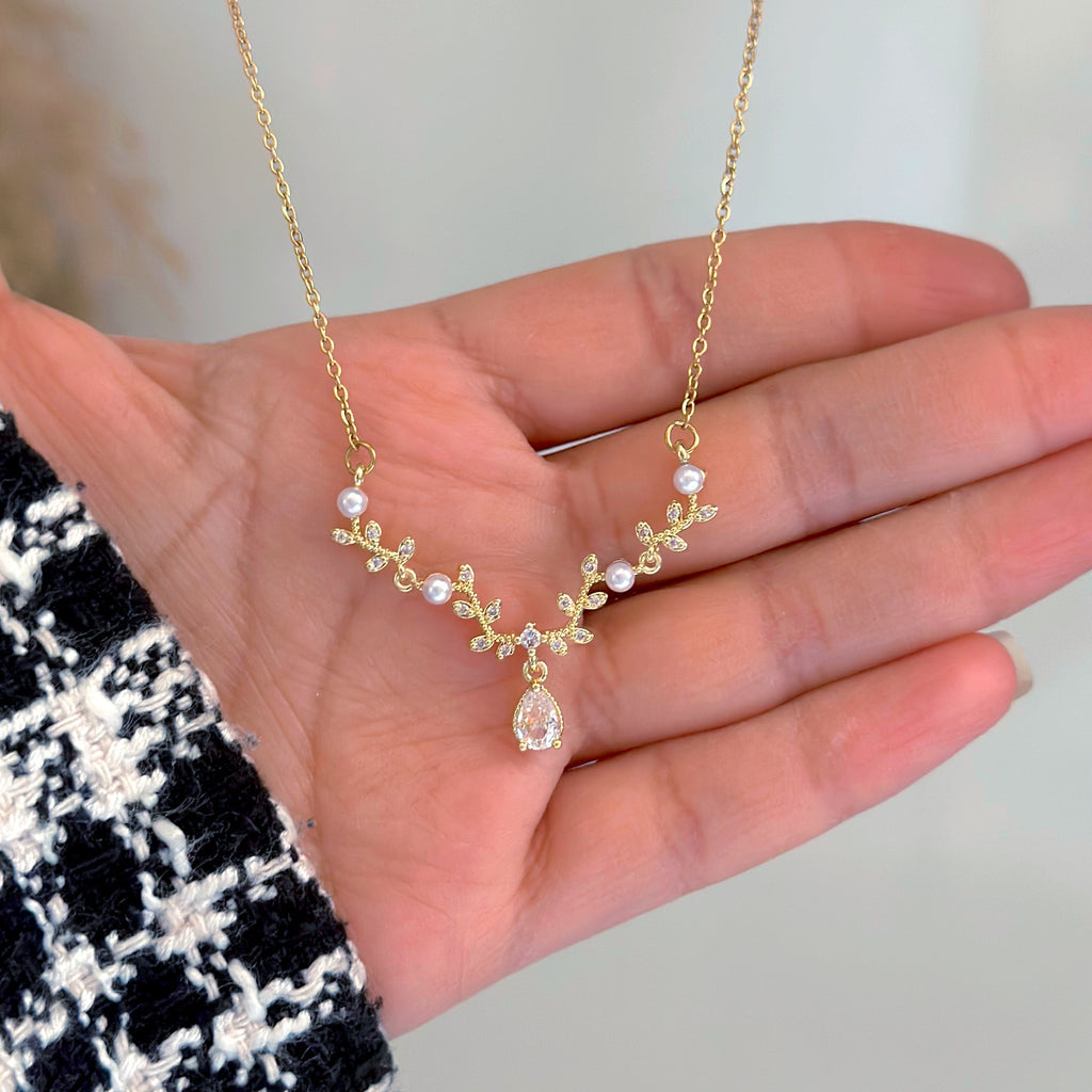 Tiara Dewdrop Necklace