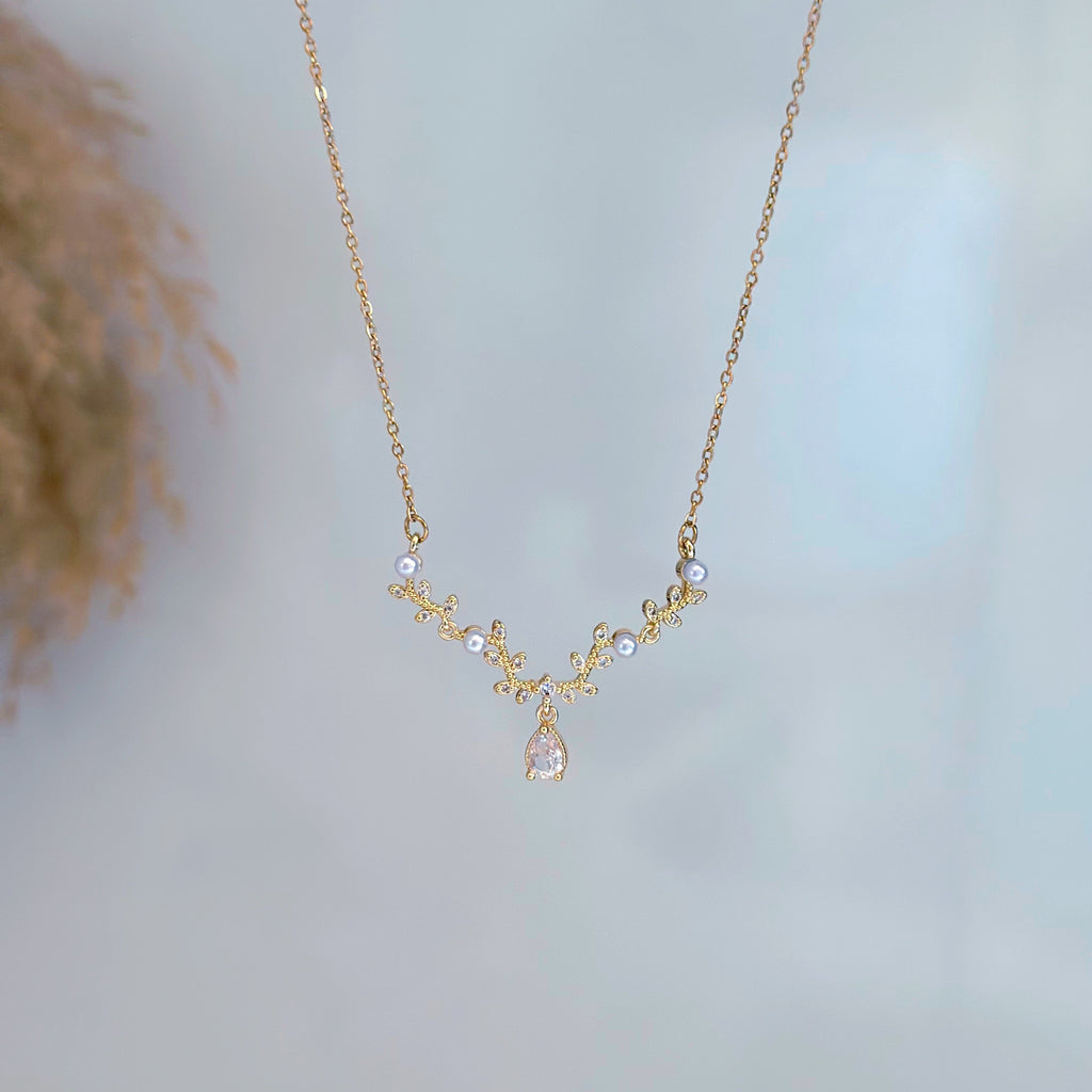 Tiara Dewdrop Necklace